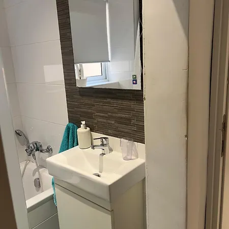 Gazde/Camere de închiriat St. Julians